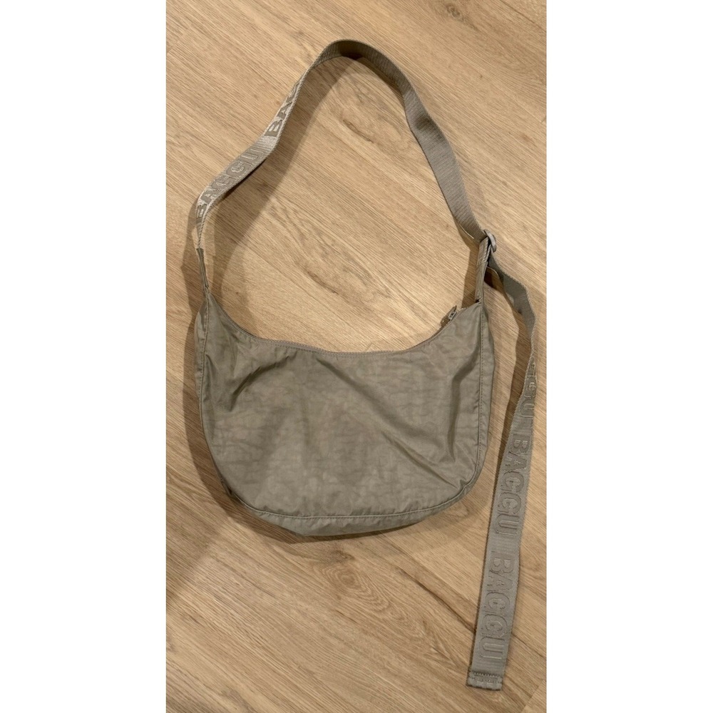 Baggu Medium Nylon Crescent Bag Tan /Taupe Excellent Condition